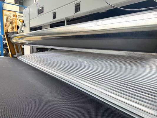 Non-woven making profile adjustable cross lapper